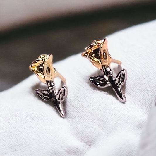 Mini rose stud earrings