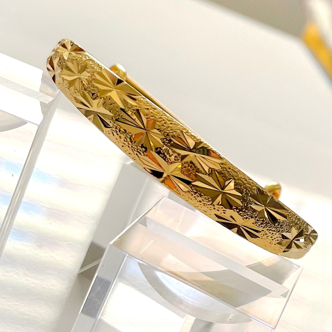 Star Splash Gold Bangle