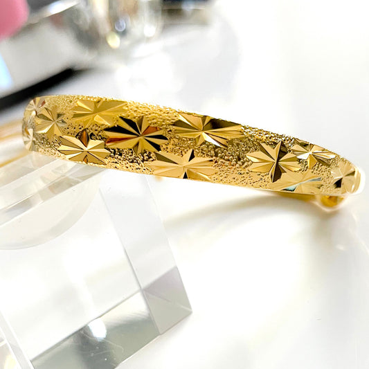 Star Splash Gold Bangle