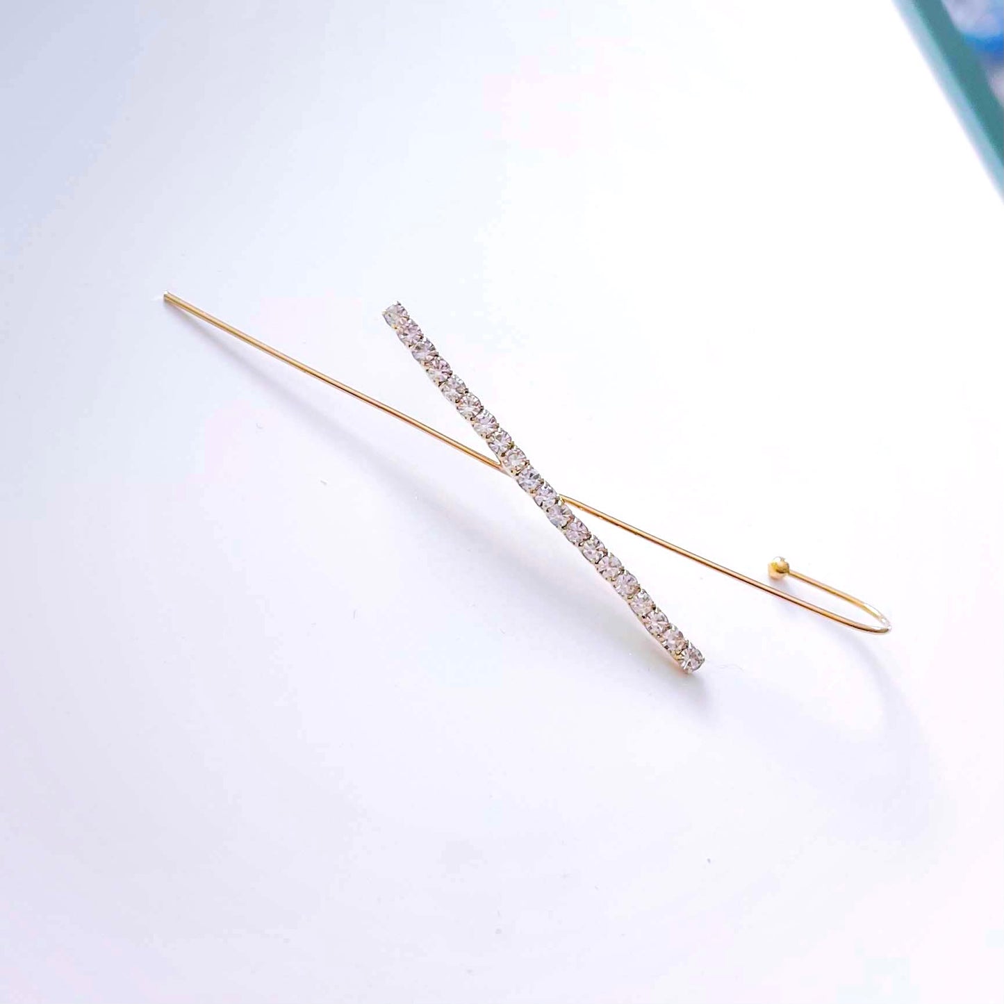 Cross Ear Crawler Hook