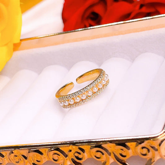 Sara - gold pearl ring