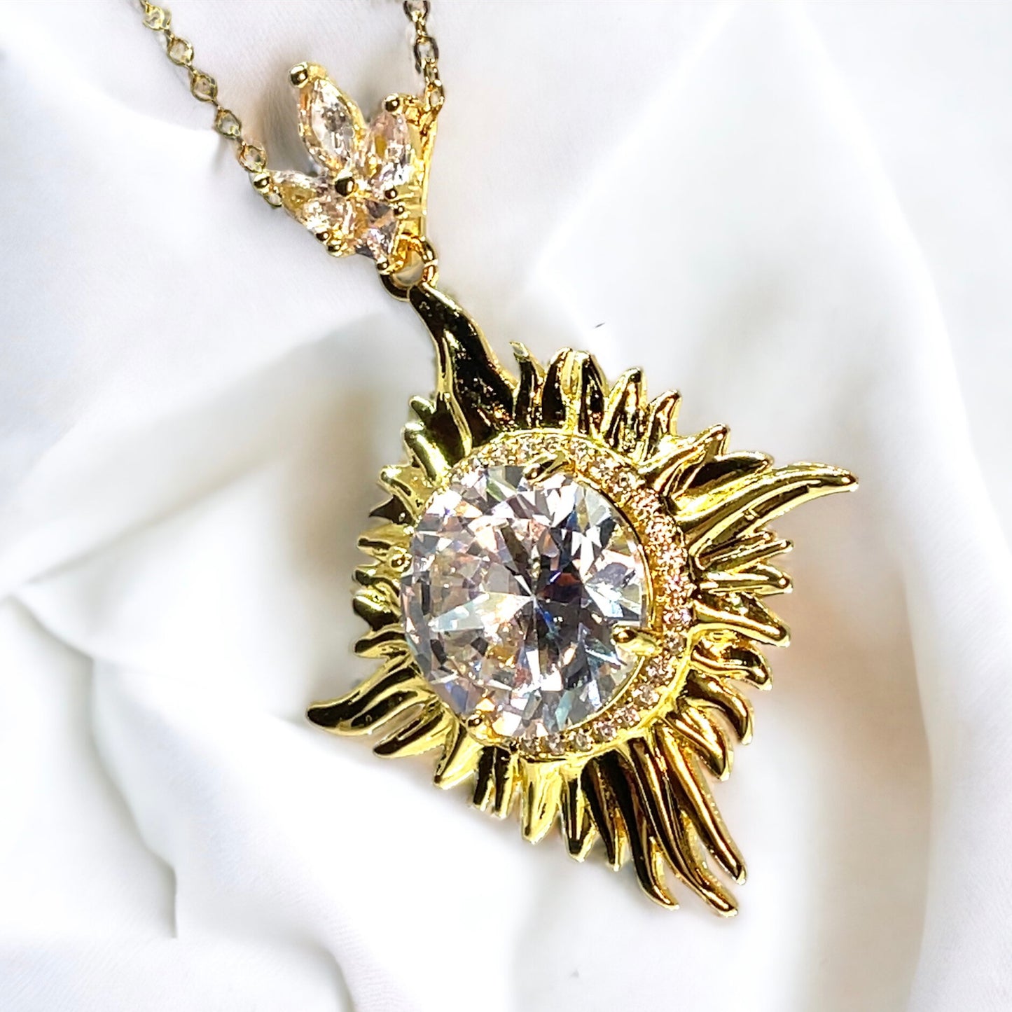 Dazzling Sun Necklace - Helios